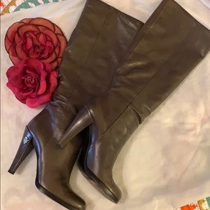 Gucci Gucci Gucci Goo Buttery soft boots with logo